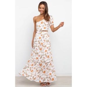 NWT White Petal and Pup Floral Set